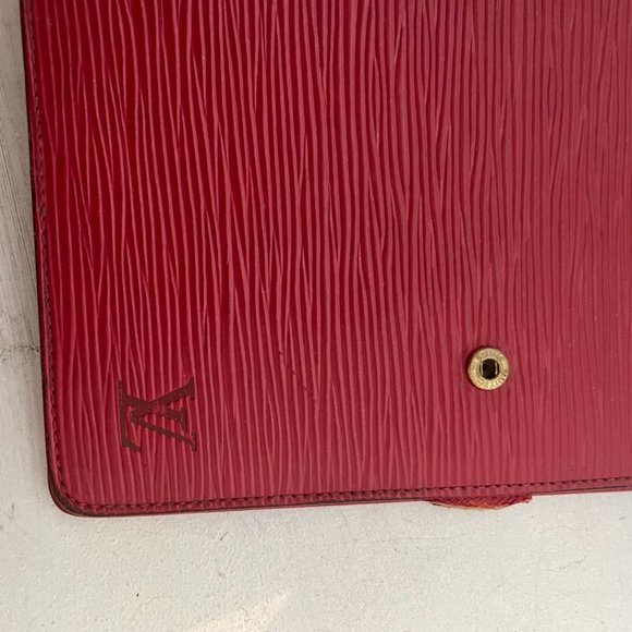 Louis Vuitton Vintage Leather Bifold Epi Travel Passport Wallet Red - Picture 11 of 13